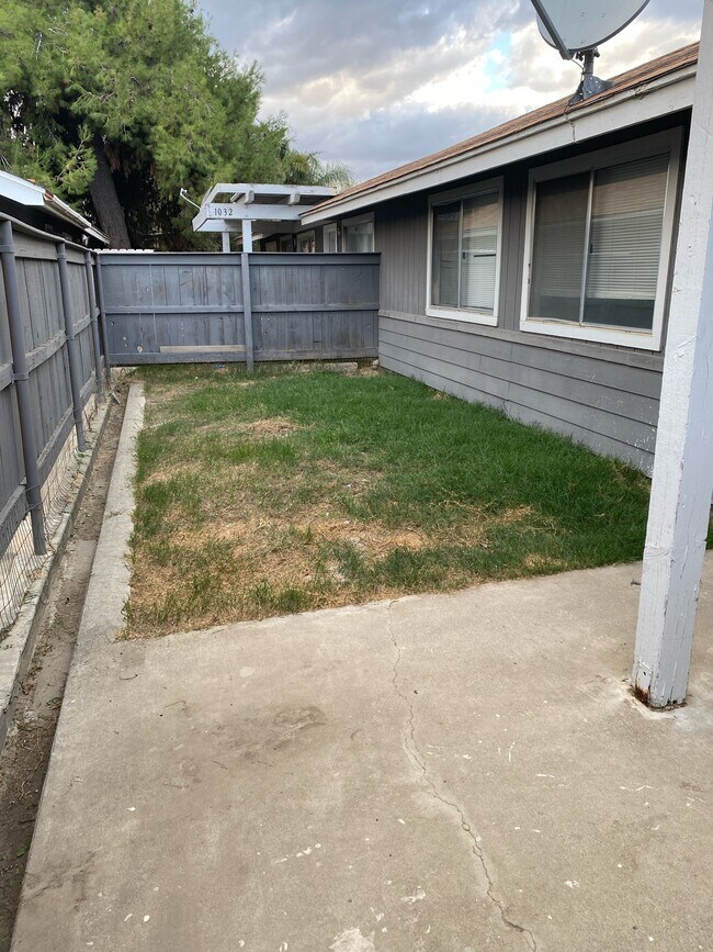 Building Photo - 1034 Kaweah St