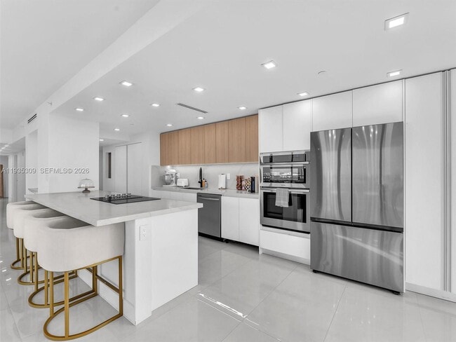 Building Photo - 19707 Turnberry Way