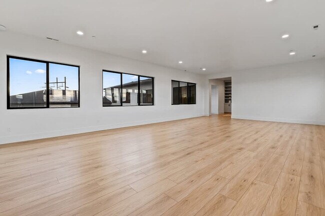 Building Photo - 12401 Rivendell Ct