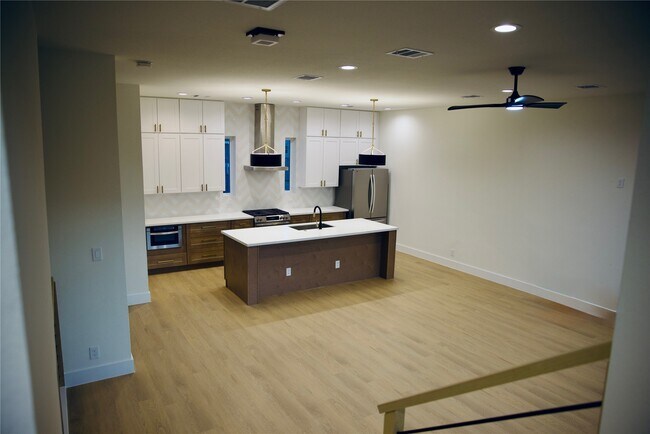 Building Photo - 4702 Coke St