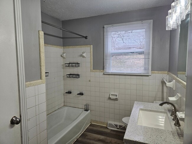 Building Photo - Coming SOON! 4 Bedroom with 2 living rooms! 1.5 Bath near Dover Rd!
