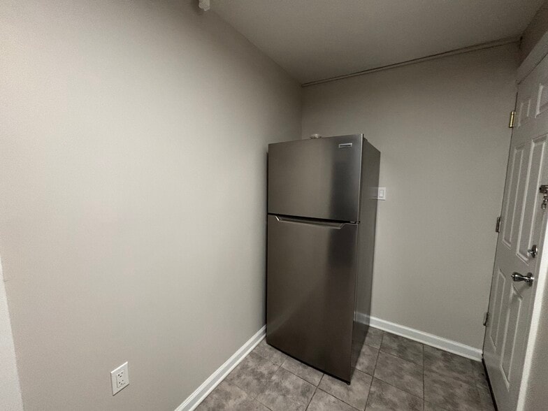 Building Photo - 9 Bentley Ave