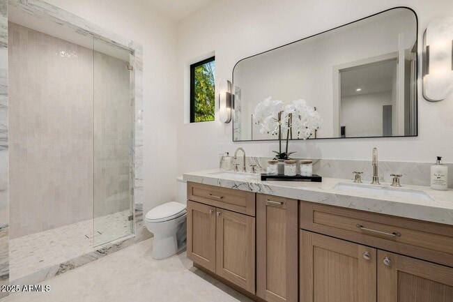 Building Photo - 3301 E Elm St