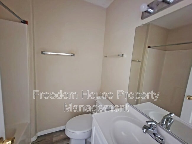 Building Photo - 1444 Star Rd