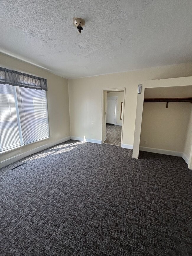 Building Photo - 227 Independence Ave