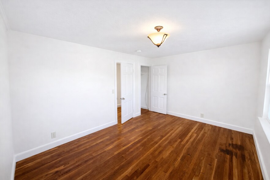 Building Photo - 186 Summit Ave