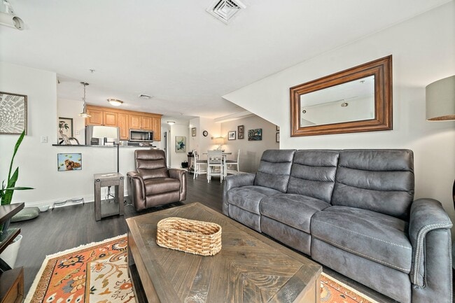 Building Photo - 24 Wall St