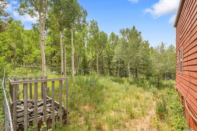 Building Photo - 204 Bristlecone Way