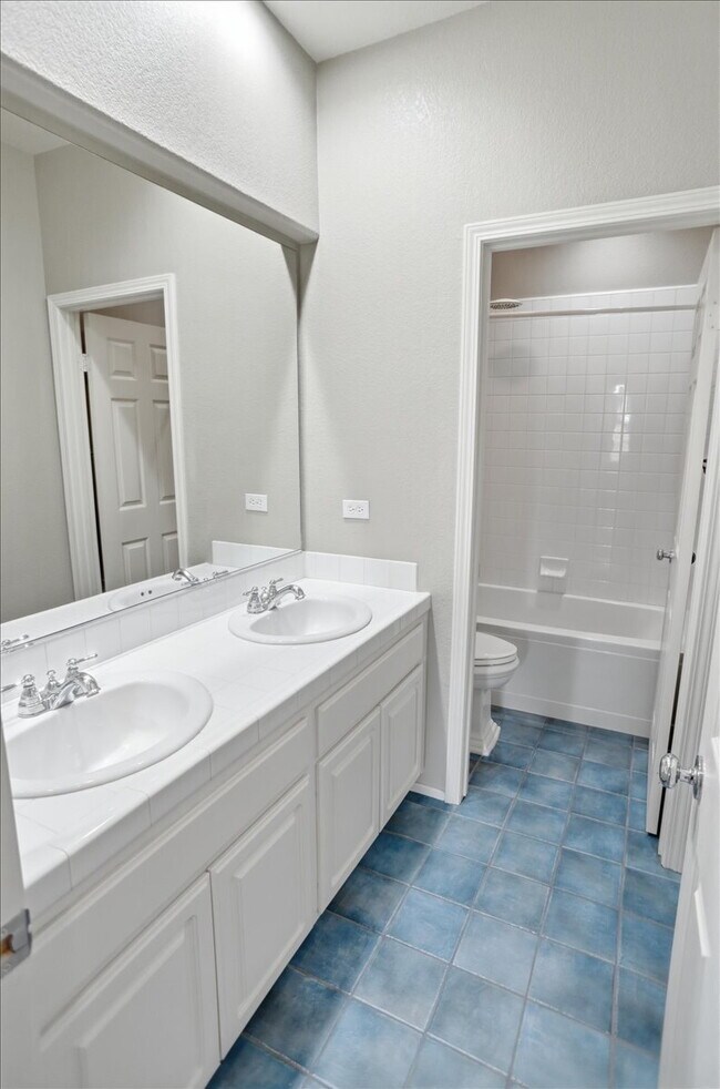 Building Photo - Spacious Alta Vista Valencia Home with Loft, Private Yard, and Community Amenities