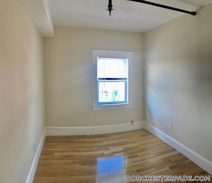 Building Photo - 402 Neponset Ave