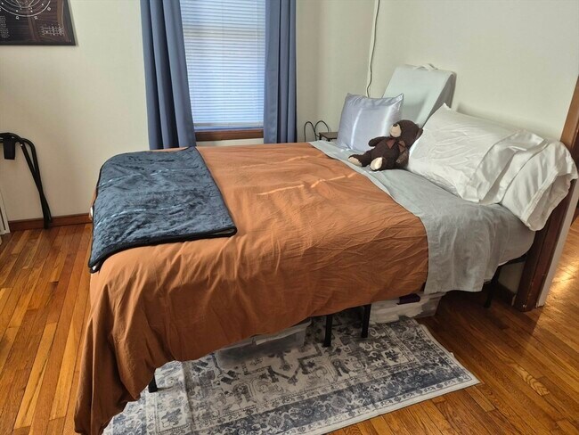 Building Photo - 4499-4501-4501 Washington St