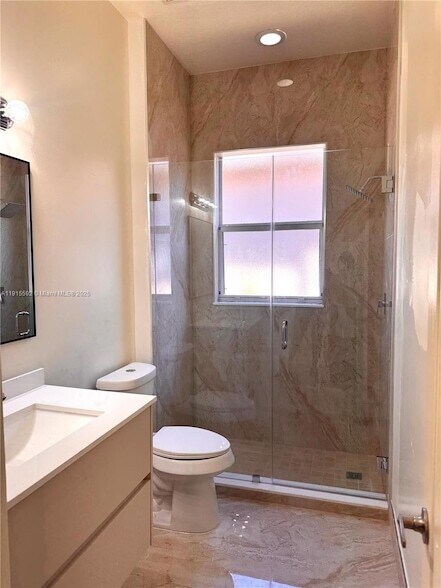 Building Photo - 3725 NE 23rd Ct