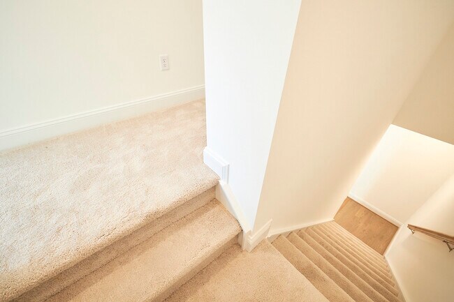 Building Photo - 13868 Randolph Pond Ln