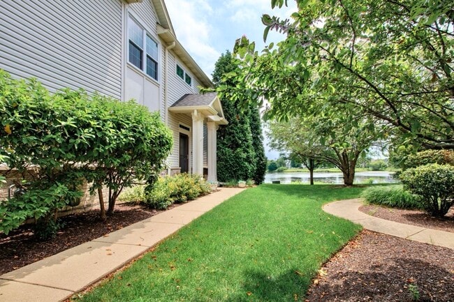 Building Photo - 24813 Ironwood Ct