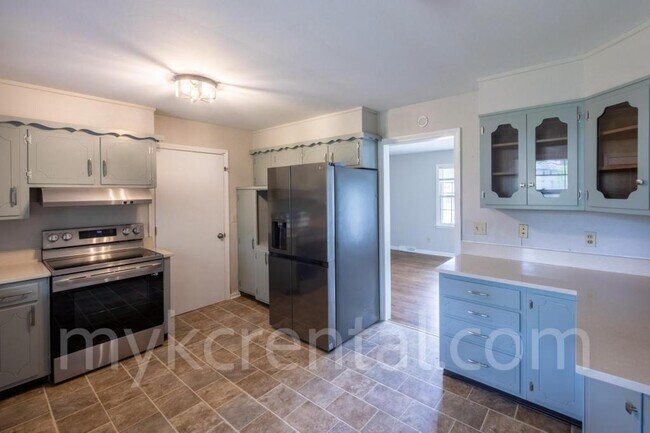 Building Photo - 9108 W 95th St