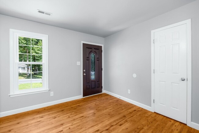 Building Photo - 3 Bedroom Home in Chesterfield County ***Available August 2026**