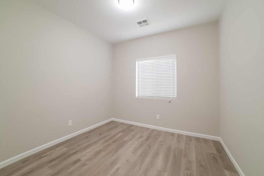 Building Photo - 6034 N 68th Dr