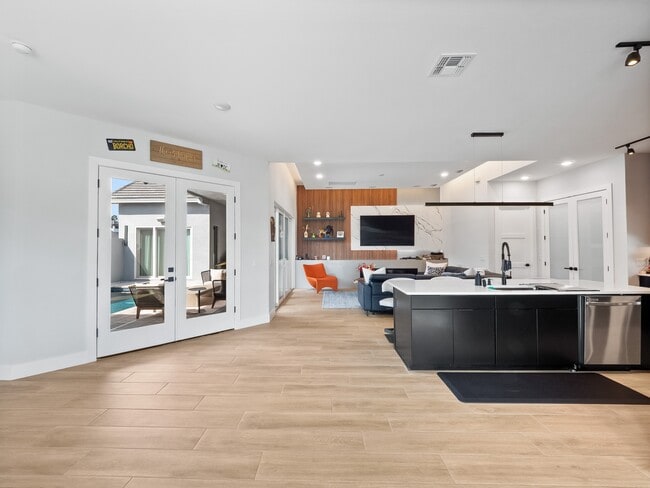 Building Photo - 239 Hampton Loop