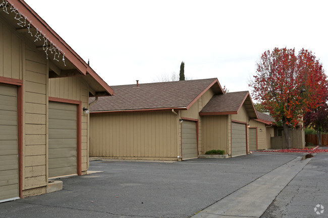 Building Photo - Peachview Apartments