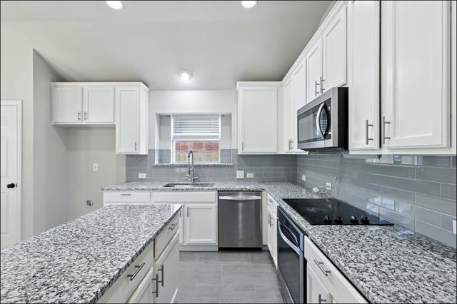 Building Photo - 5004 Springflower Dr