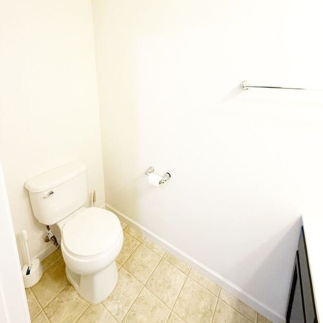 Building Photo - 569 Parkgate Dr