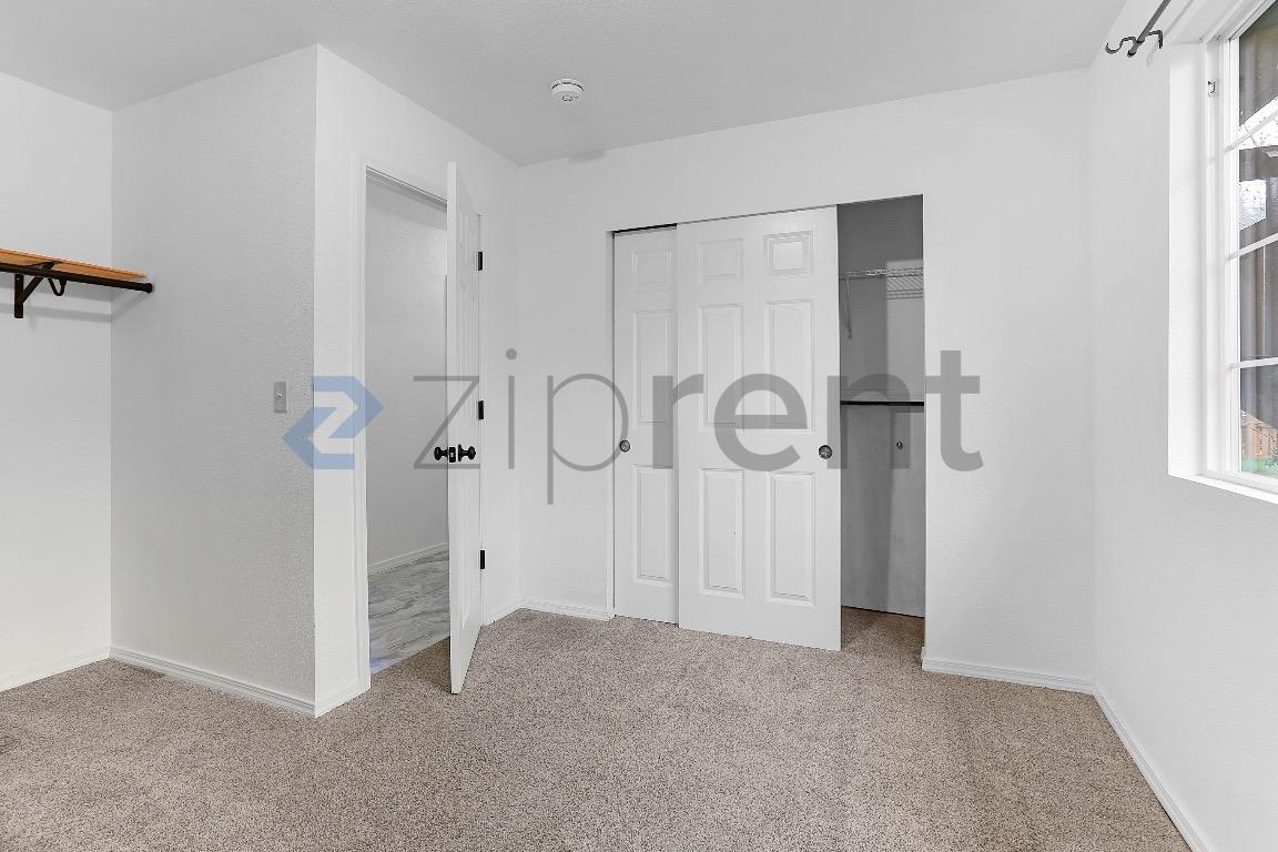 Building Photo - 1715 Gohr Rd