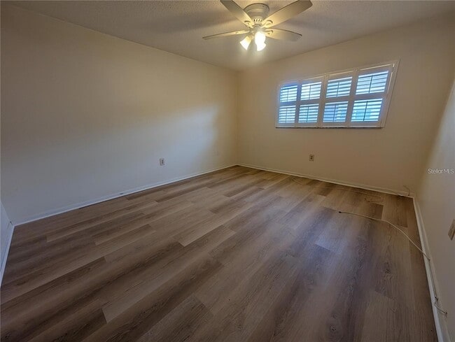 Building Photo - 13850 Oakwood Ln