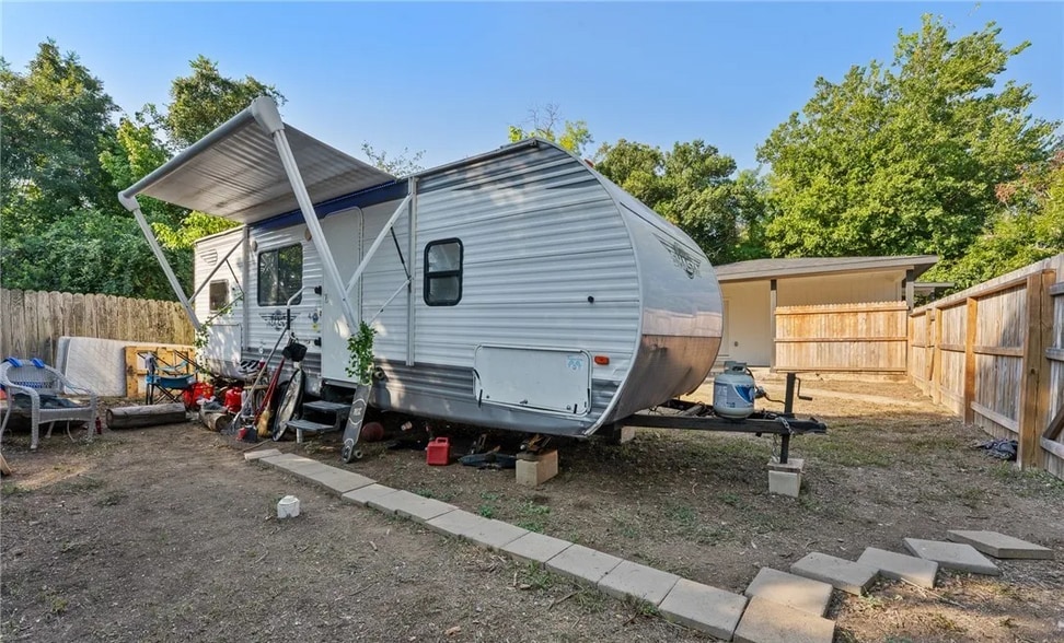 Building Photo - 112 Linda Dr