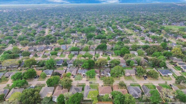Building Photo - 1102 Comstock Springs Dr