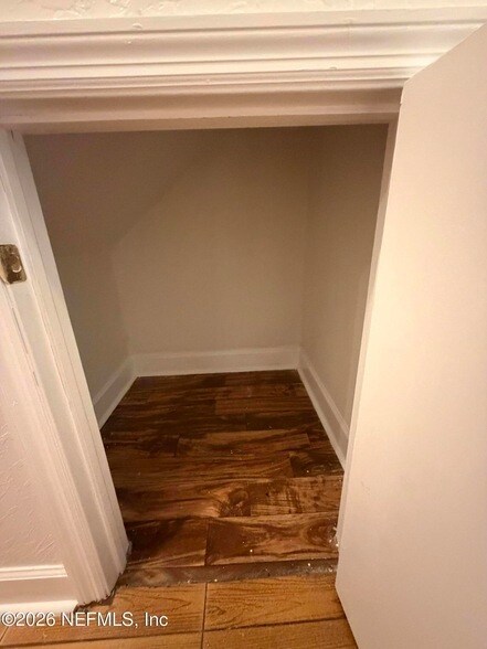 Building Photo - 1915 Lago Del Sur Drive