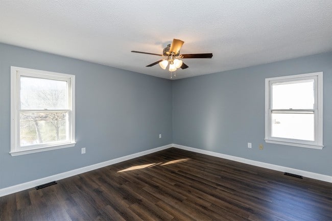 Building Photo - 700 Western Ave