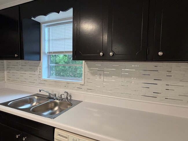 Building Photo - 53 Pelham Heights