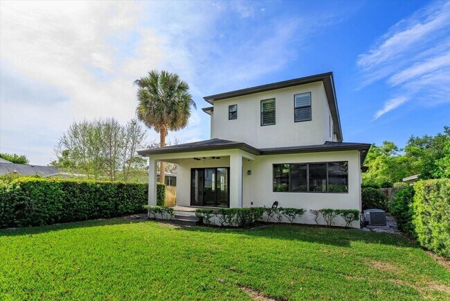 Building Photo - Modern Style Winter Park Home