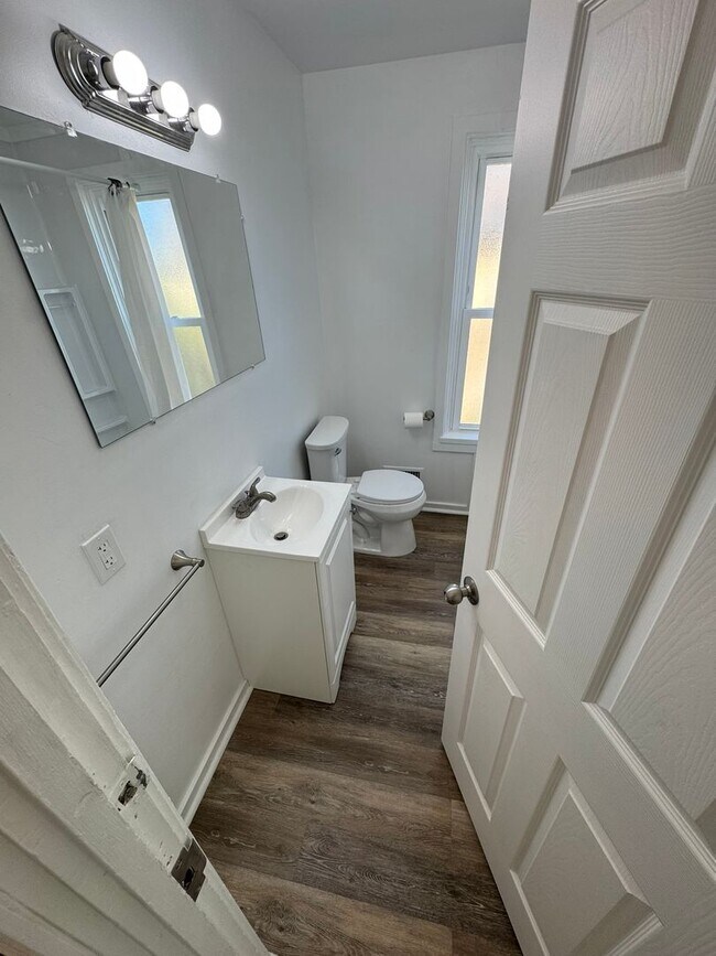 Building Photo - Enormous Completely Updated 4-Bedroom 1-Bath House w/ Flat Yard!!!