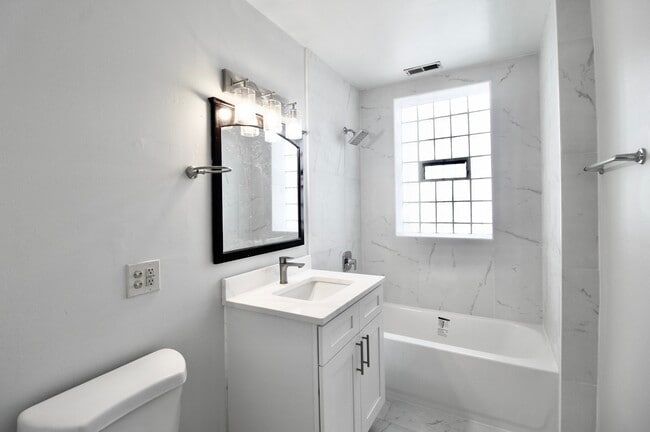 Building Photo - 3720 S Indiana Ave