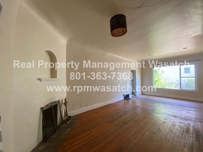Building Photo - Charming 2 Bedroom 1 Bath House!