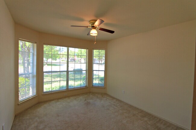 Building Photo - 3 Bedroom, 2 Bath Home in Cedar Park