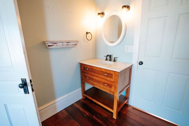 Building Photo - Charming 3-Bedroom Victorian Home in the H...