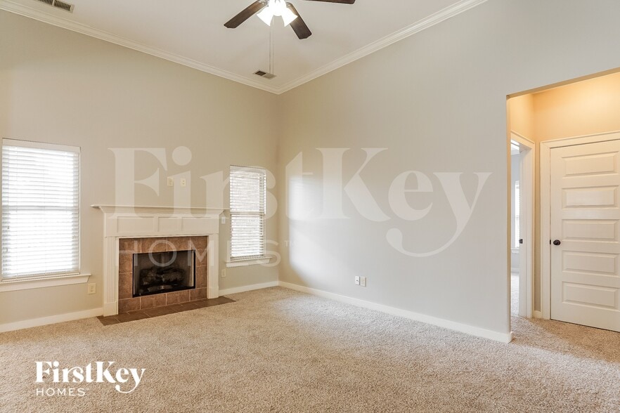 Building Photo - 604 Round Rd