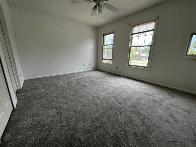 Building Photo - 3 Story Townhome in Prime Location