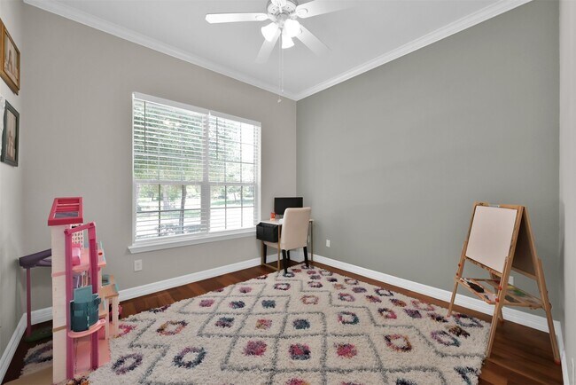 Building Photo - 10 Windsinger Court