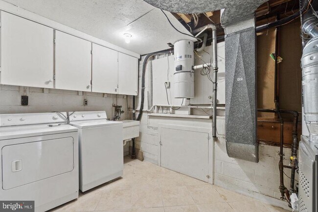 Building Photo - 11817 Becket St