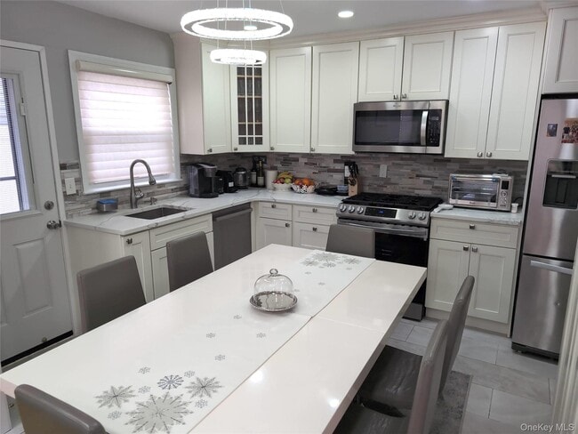 Building Photo - 512 E State St