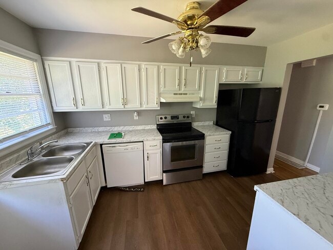 Building Photo - 2052 St Christopher Dr