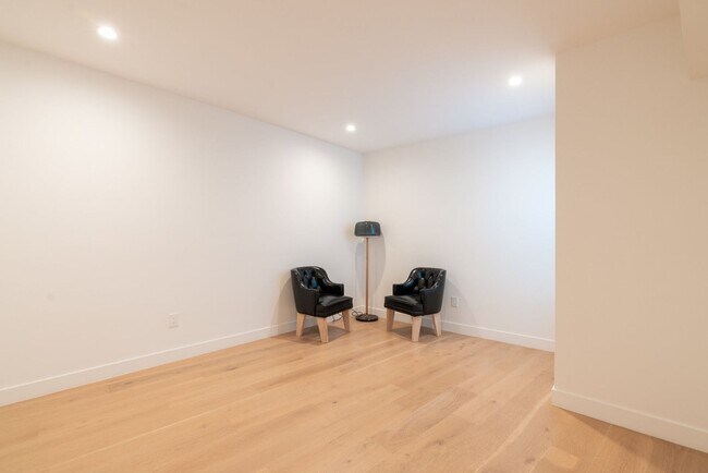 Building Photo - Stunning Views from Silver Lake Hillside Home for Rent with Spectacular Views