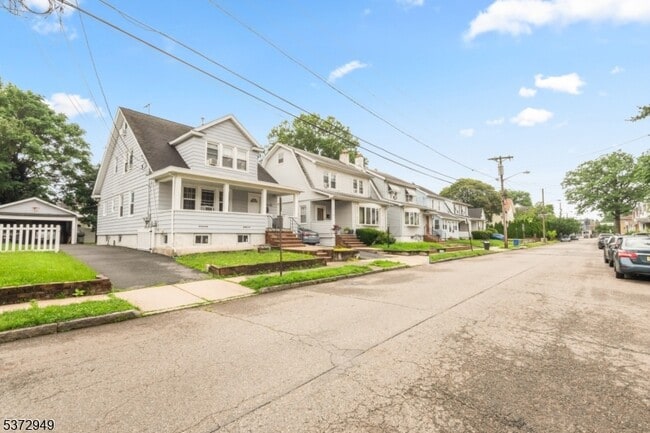 Building Photo - 46 Bellevue Ave