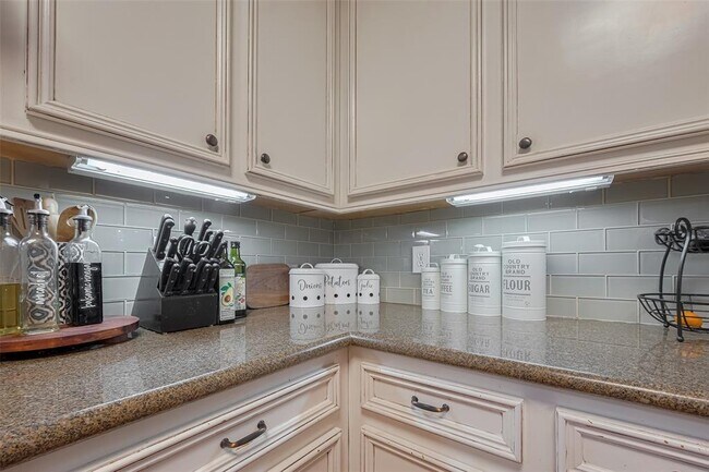 Building Photo - 9072 Grand Lake Estates Dr