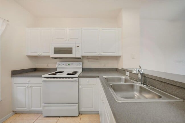 Building Photo - 2061 Willow Hammock Cir
