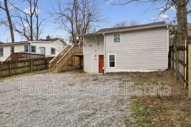 Building Photo - 611 S 12th St