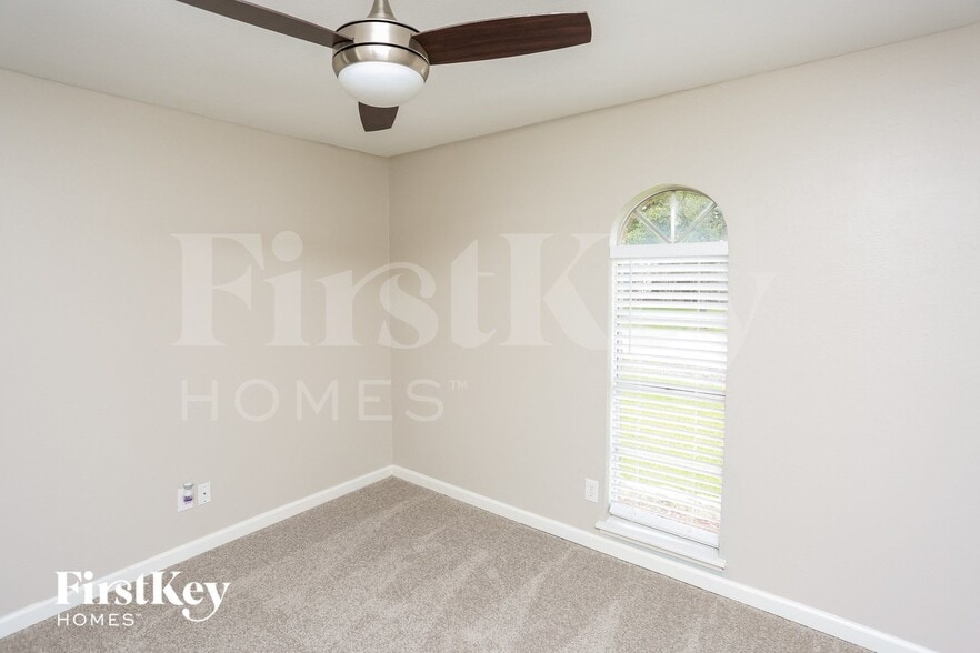 Building Photo - 2105 Highbury Rd